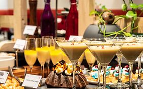 Mercure Hyderabad KCP Banjara Hills